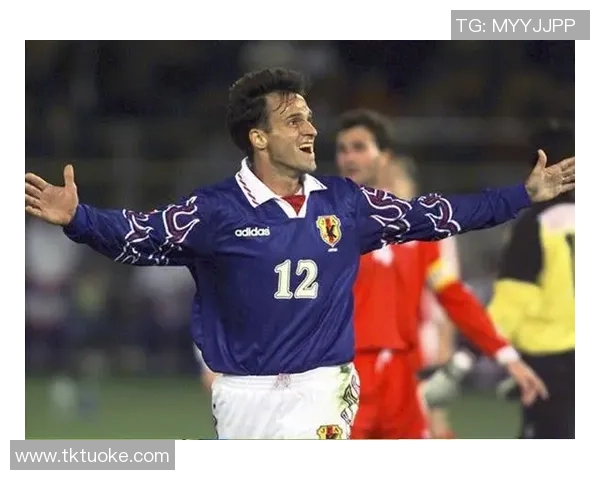 欧洲混血足球明星盘点多元文化背景成就卓越表现